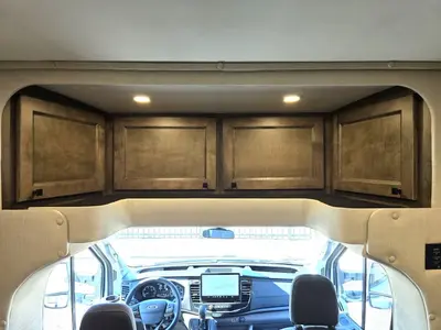 2026 Tiffin Motorhomes Midas photo 4