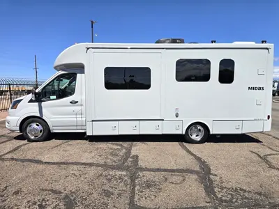 2026 Tiffin Motorhomes Midas photo 22