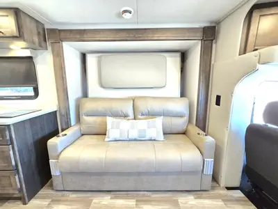 2026 Tiffin Motorhomes Midas photo 7