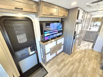 2026 Tiffin Motorhomes Midas photo 13