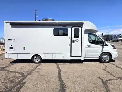 2026 Tiffin Motorhomes Midas photo 24