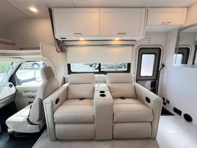 2027 Thor Motor Coach Chateau photo 15