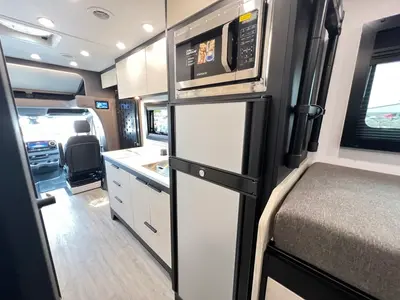 2026 Tiffin Motorhomes Open Trail photo 7