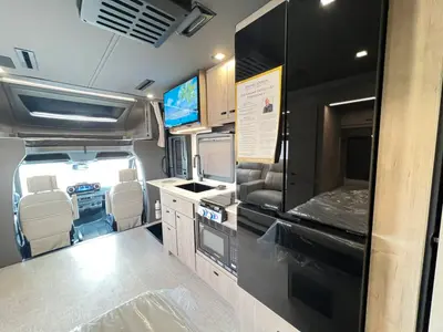 2026 Grand Design Lineage Series M photo 8