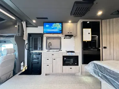 2026 Grand Design Lineage Series M photo 7