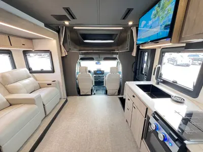 2026 Grand Design Lineage Series M photo 3