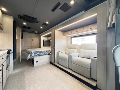 2026 Grand Design Lineage Series M photo 13