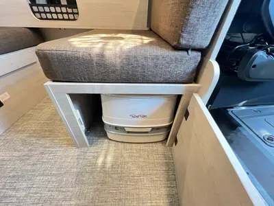2027 Winnebago Solis Pocket photo 13