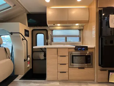 2027 Thor Motor Coach Gemini photo 6
