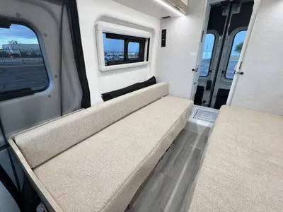 2027 Thor Motor Coach Palladium photo 14