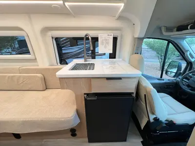 2027 Thor Motor Coach Palladium photo 7