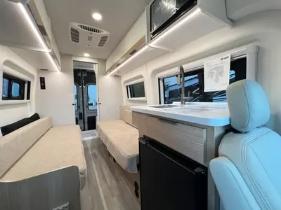 2027 Thor Motor Coach Palladium photo 6
