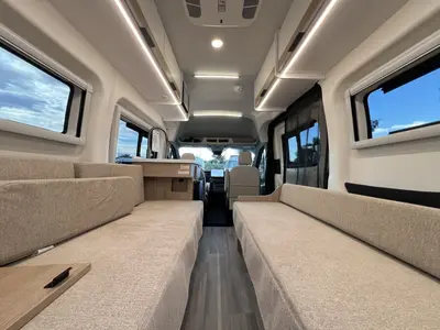 2027 Thor Motor Coach Palladium photo 4