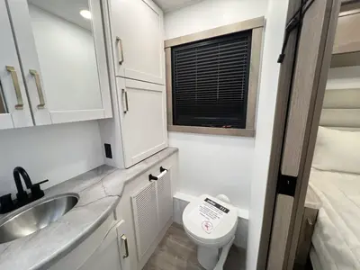 2027 Entegra Coach Vision XL photo 24
