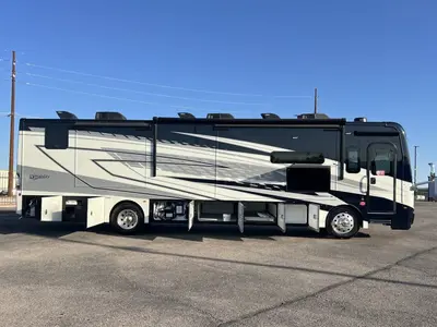 2027 Fleetwood Discovery photo 25