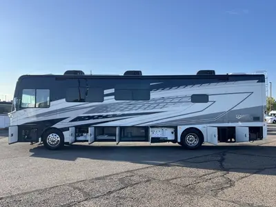 2027 Fleetwood Discovery photo 27