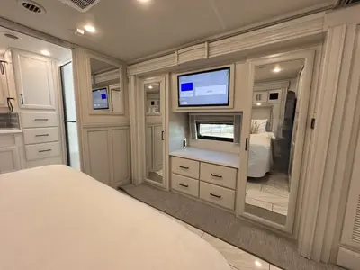 2027 Fleetwood Discovery photo 20