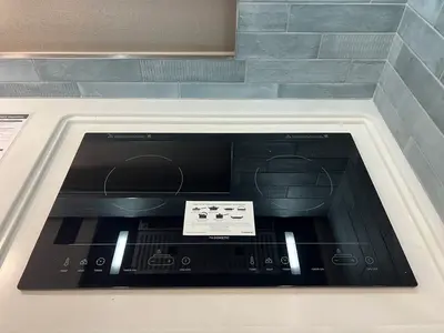2027 Fleetwood Discovery photo 11
