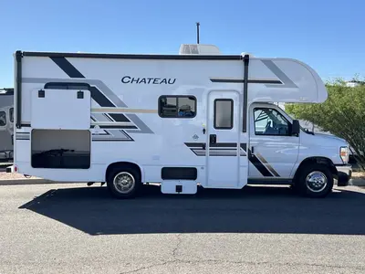 2027 Thor Motor Coach Chateau photo 21