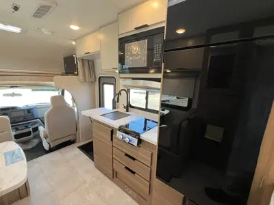 2027 Thor Motor Coach Chateau photo 9