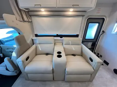 2027 Thor Motor Coach Chateau photo 15