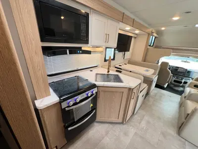 2027 Thor Motor Coach Chateau photo 9