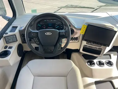 2027 Thor Motor Coach Windsport photo 2