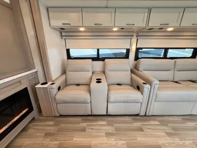 2027 Thor Motor Coach Windsport photo 16