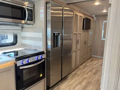2027 Thor Motor Coach Windsport photo 13