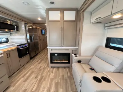 2027 Thor Motor Coach Windsport photo 17