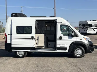 2027 Winnebago Solis Pocket photo 15