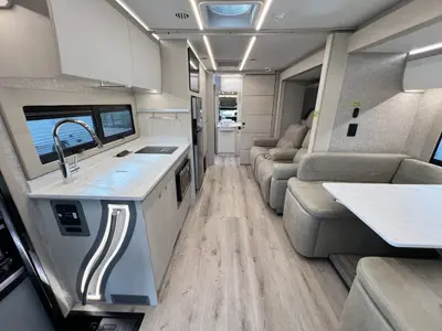 2027 Tiffin Motorhomes Wayfarer photo 5