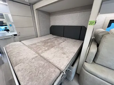2027 Tiffin Motorhomes Wayfarer photo 18