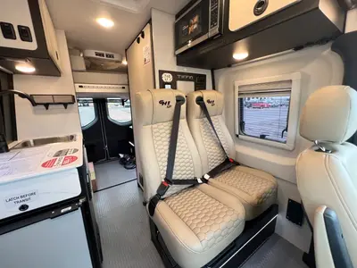 2027 Tiffin Motorhomes GH1 photo 10