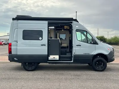 2027 Tiffin Motorhomes GH1 photo 19