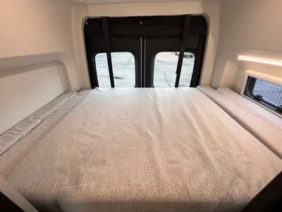 2027 Tiffin Motorhomes GH1 photo 13