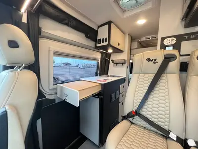 2027 Tiffin Motorhomes GH1 photo 7