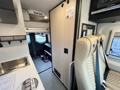 2027 Tiffin Motorhomes GH1 photo 12