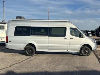 2027 Entegra Coach Insignia photo 19
