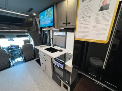 2027 Grand Design Lineage Series M photo 9