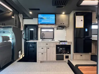 2027 Grand Design Lineage Series M photo 7