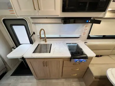 2027 Thor Motor Coach Chateau photo 7