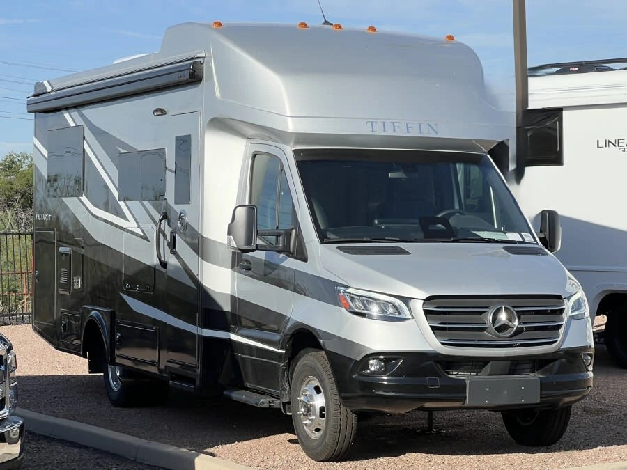 2027 Tiffin Motorhomes Wayfarer exterior