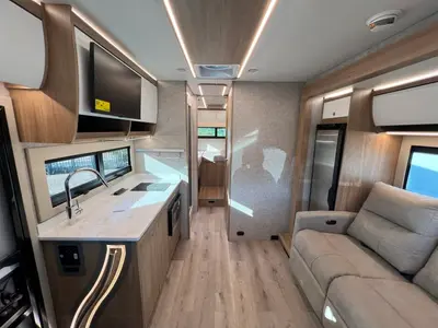 2027 Tiffin Motorhomes Wayfarer photo 5