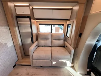 2027 Tiffin Motorhomes Wayfarer photo 14