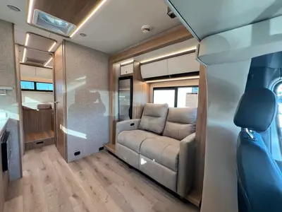 2027 Tiffin Motorhomes Wayfarer photo 13