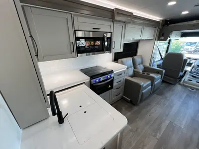 2027 Entegra Coach Vision XL photo 8