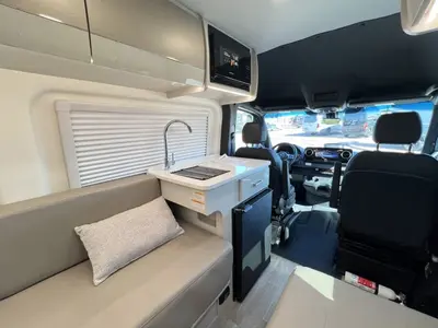 2027 Thor Motor Coach Sanctuary photo 9