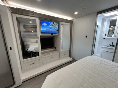 2027 Entegra Coach Vision XL photo 22