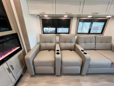 2027 Entegra Coach Vision XL photo 16